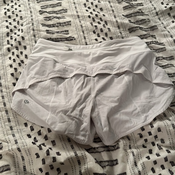Lululemon Speed Up Shorts - Picture 3 of 6